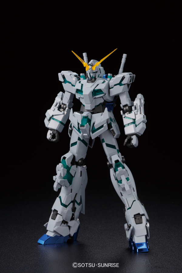 MG 1/100 Unicorn Gundam (Red/Green Twin Frame Edition) Titanium Finish